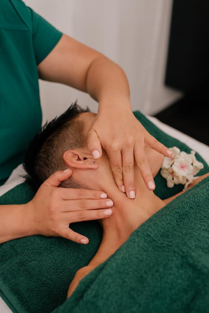 Praca z twarzą i szyją w gabinecie ERKA Beauty